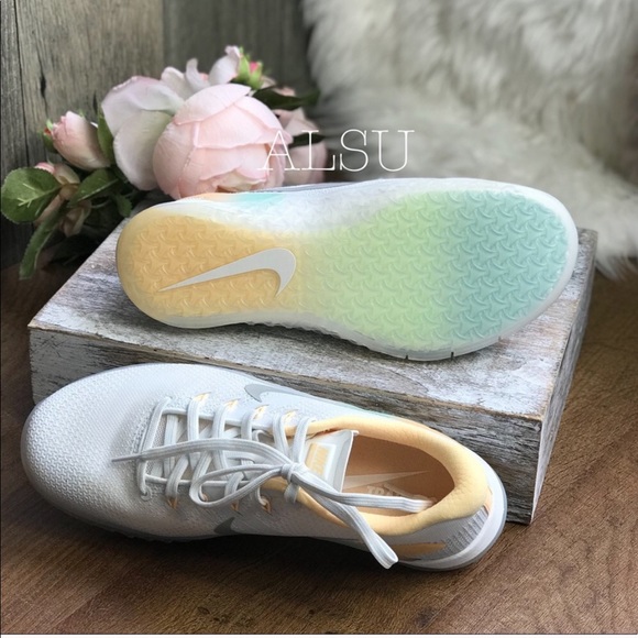 NWT Nike Metcon 4 Rise Summit White W AUTHENTIC - Picture 6 of 8